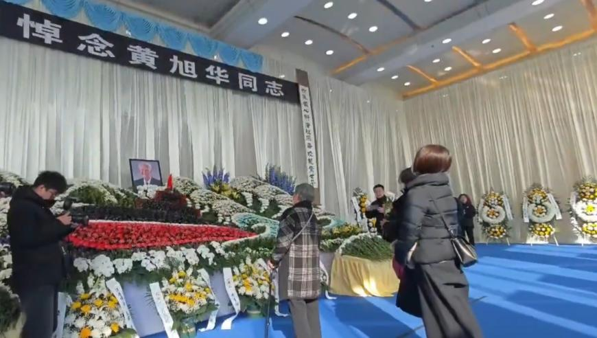 2025年澳门特马开奖,李飞飞团队用不到50美元训练新模型,精准解释落实的人生哲理_工具版V15.38